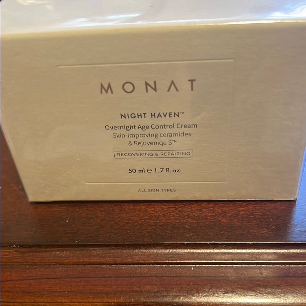 Monat Night Haven Cream